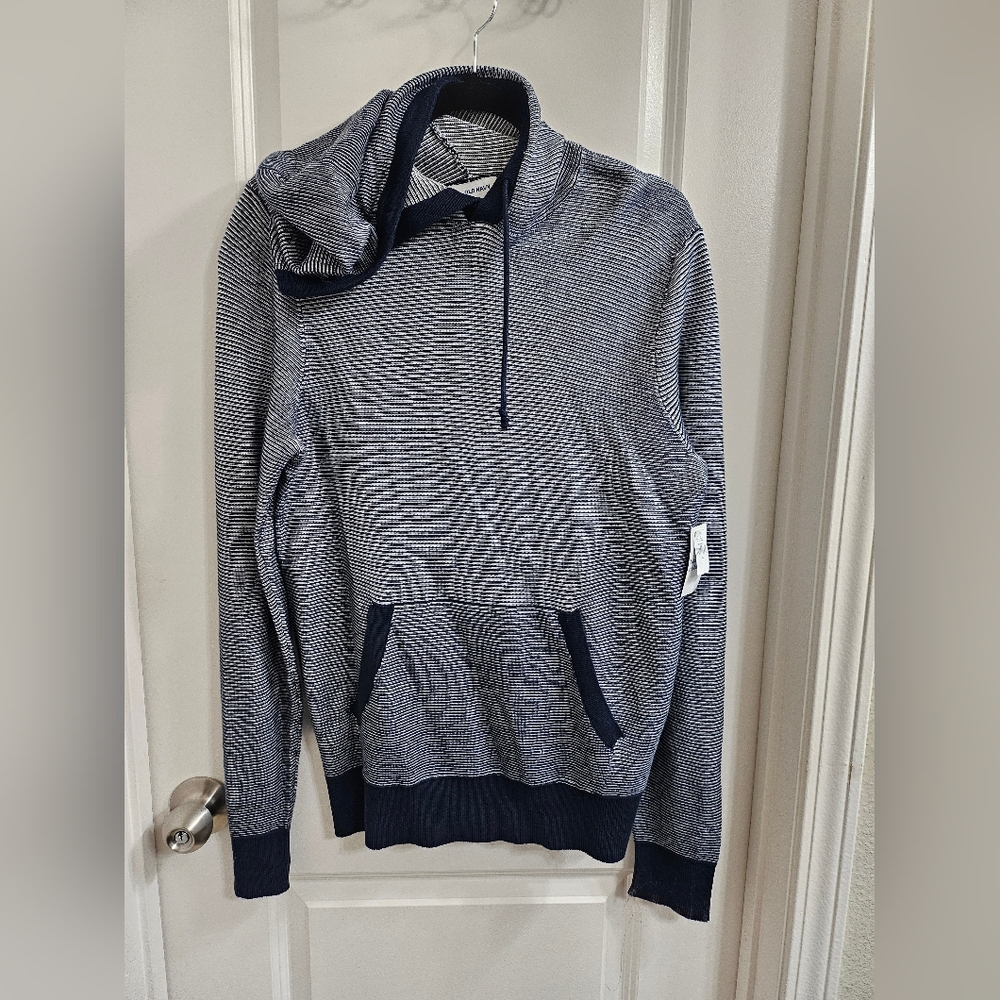 Old navy hoodie sweater